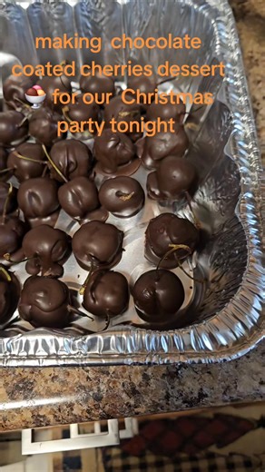 Makin a chocolate coated Cherries dessert 🍨 for our Christmas party in my work tonight yum yum 😋 #fbreelsfypシ゚viralfbreelsfypシ゚viral #fbpost2025シ #fbreelsvideoclose #fbreelsfypシ゚viral #foryoupagereelser #fbreelsvideo #foryoupagereels | Edthel JinMors