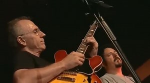 LARRY CARLTON X STEVE LUKATHER. :: ROOM 335 // LIVE | Jorge Rivas