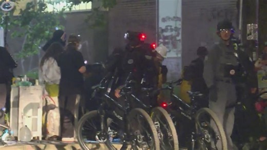Portland police make arrests outside ICE facility amid protest