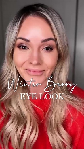 ❄️Who doesn’t love a beautiful winter berry eye? This eye look is just so perfect to bring some color into your winter look and it only uses 3 colors! 🔥Cool Brown- swept over crease and lid ❤️Cranberry Red- in outer corner & under lower lash line ✨Light Pink Shimmer- tapped on the inner corner ❤️Comment BERRY and I’ll send you a link to these colors! #makeup #makeuptips #makeupaddict #makeupover30 #makeupover40 #makeuptutorial #howtocontour #womanover40 #womanover30 #eyelook #eyeshadow #seintbe