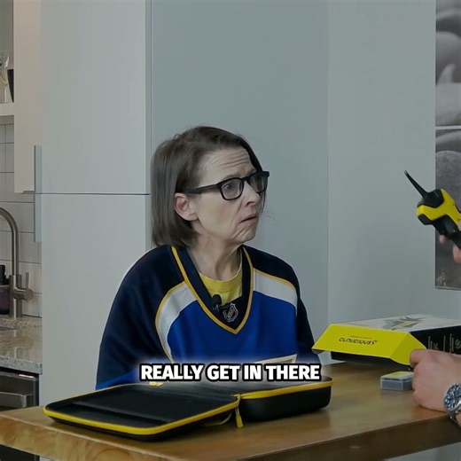 Extendable Blade: The Future of Trimming and Cutting #shorts