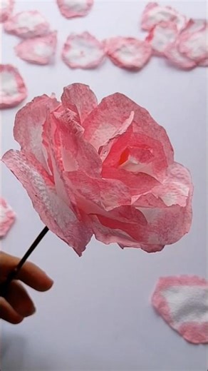 Diy tissue paper roses 🌹 craft//Diy tissue paper crafts tutorial// #tissuepaper #crafttape