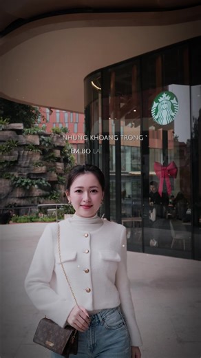 Làm người đẹp khổ quá.. Chắc phải làm người vừa đẹp vừa ác mới đỡ khổ