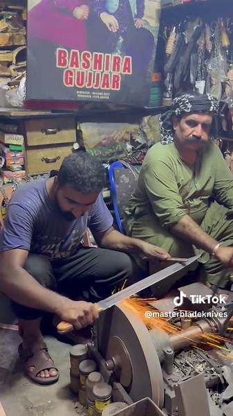 Master Bladesmith Techniques: Crafting Sharp Knives