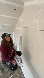 340K views · 7.6K reactions | Mesh tape is not my favorite - it’s not as strong as paper and is prone to cracking but it has its place. We use mesh for broken rock, over routered boxes, tub surrounds and patches. If you are using mesh please DO NOT use it in angles and make sure you use it with Easy Sand aka hot mud. Also properly bed the joint and make sure you’re pushing the mud through the mesh and into the joint. | Drywall Shorty | Facebook