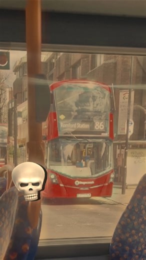 Recording the 193 bus but seeing an 86 bus for the 5th time 🤣 ‪@Amethyst0808‬