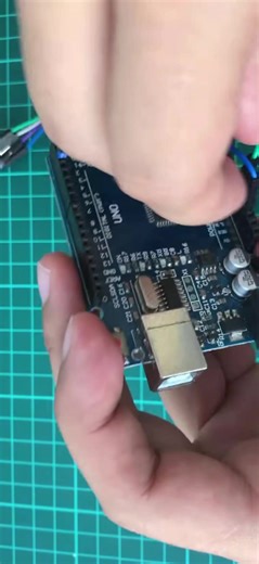 Cerradura inteligente con Arduino #ArduinoUno #ServoMotor #DIY #Electronica #Domotica