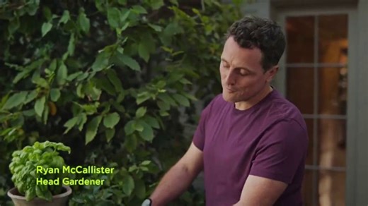 Miracle-Gro TV Spot, 'Dirt Nerd: Food' Featuring Martha Stewart