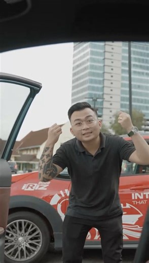 Hate squeezing into tight parking spots? No worries! 🚗 The Auto Park Assist (APA) in the All-New PROTON X50, The King of SUV makes parking stress-free! Just sit back, relax, and watch your car do the work for you. 😉 Visit your nearest PROTON 3S/4S outlets nationwide to test drive now! *August 2025 Best Selling SUV #HiPROTON #INSPIRINGCONNECTIONS #ALLNEWPROTONX50 #IntelligenceThatAmazes #ReadySetRoar #RoarOfAmazementTour | Proton Cars