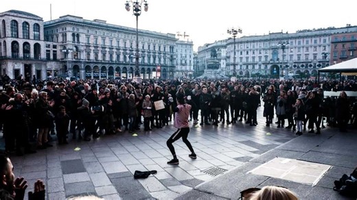 Milan's street performers captivate crowds during Olympic Games