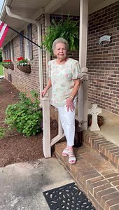 69K views · 3.1K reactions | For my local viewers/followers: Make your way to the Soirée…this weekend in Downtown Anderson, SC. I will be at Apple Dumplin Antique Mall on Saturday, April 30th, 12:00-2:00 and I would love to meet you!珞 Don’t miss out on all the music, food, art, shopping and fun!  | MeMe’s Recipes | Facebook