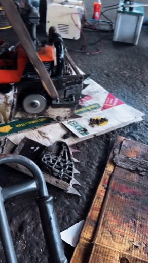 Sharpening a chainsaw blade 🛠️ . . . . #Mechanic #AutoRepair #CarRepair #Automotive #Cars #Mechanics #AutoMechanic #CarMaintenance #EngineRep #Woodshopair #CarProblems #Troubleshooting #DIYCarRepair #CarTips #AutomotiveTips #VehicleMaintenance #HowTo #CarEngin #MechanicLife #Workshop #GarageLife #AutoShop #CarGuy #CarGirl #LearnAuto #AutoTech #CarEnthusiast | Advanced Tools