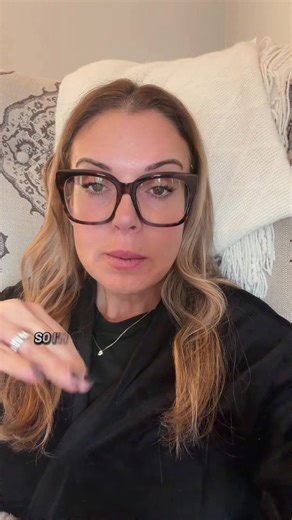 Your brain has two systems running the show. 🧠 The prefrontal cortex — your CEO. This is where decisions are made. This is where commitment lives. 🔥 The limbic system — your emotional brain. This is where comfort, fear, and avoidance live. When your alarm goes off… When you need to make the hard call… When you want to quit… That’s not weakness. That’s your limbic system trying to keep you comfortable. The key isn’t to eliminate it. The key is to become aware of it. Awareness gives power back t