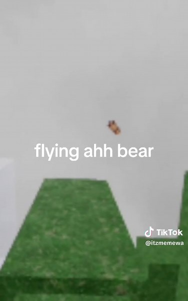 flying bear#robloxfyp #99nightsintheforest