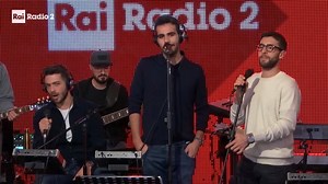 🎵 Jingle bell, jingle bell, jingle bell rock Jingle bells swing and jingle bells ring 🎵 Buone Feste con "Jingle Bell Rock" da Il Volo a #Radio2SocialClub ❤ ☃ | Rai Radio2