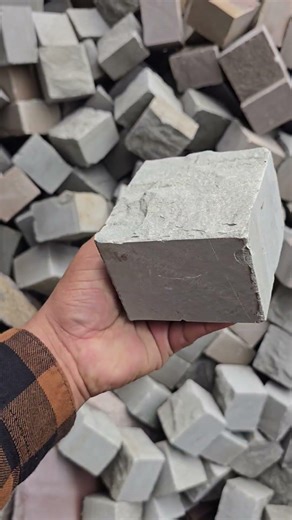 Textured natural stone | Cobbles Grey | Cladding Gray