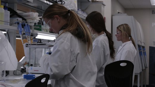 Washburn Rural High School offers a biomedical research program