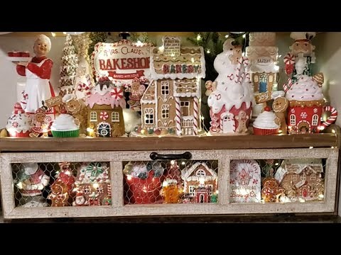 Kitchen Gingerbread Christmas- Decorate with me part 1!!