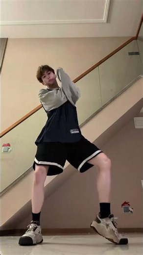 Wow wow wow The wind of 2018 is about to blow again #木材#timber Dance Challenge#Take you ba