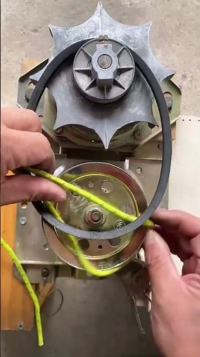 Drive belt installation process with the rope