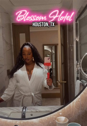Love a good staycation .. 🎀🥰 I’m gonna go back to @BlossomHotelHTX & get the King room. #blossomhotel #houstonhotels #houstoninfluencer #fypシ゚viral #thagoddesscode