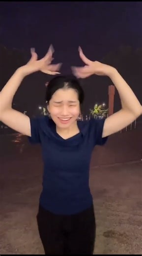 Chinese Comedy Finger Tutting Pig Bajie Backs His Wife by Fengbao Happy Dance