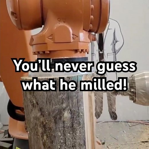 Robotic RTCP machining an entire log, nice and slow