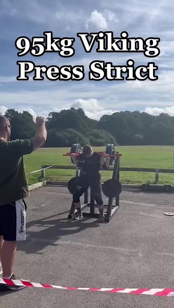 Clowns say my strict press ain’t shit #fyp #figgstrongman #strongman #newera #gymtok #gym #trending #viral #xyzbca