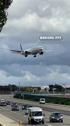 AIR FRANCE BOEING 777 LANDING AT LOS ANGELES INTERNATIONAL AIRPORT #fyp #la #losangeles #laxairport #planespotting #planespotter #planespotters #aviation #pilot #flightattendant #cabincrew #takeoff #aircraft #viral #viralvideos #boeing777 | Nvd Aviation