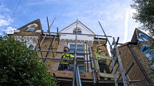 The risks of handling asbestos on construction sites