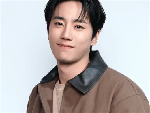 李濬荣 | 与演员李濬荣一起的PLAC 26 SPRING Collection