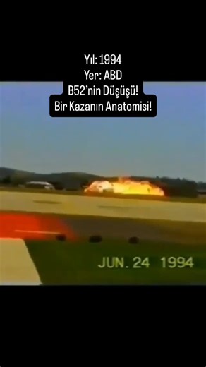 Ahmet Örsoğlu on Instagram: "🛫 1. Sahne: Hazırlık 24 Haziran 1994 sabahı Fairchild Hava Üssü’nde büyük bir heyecan vardı. ‘Czar 52’ adlı B‑52H bombardıman uçağı, görevi Bud Holland’a emanet edilmişti—hava gösterisi provaları için gökyüzünde etkileyici manevralar yapılacaktı. 🎬 2. Sahne: Karakter – Bud Holland Lt. Col. Arthur “Bud” Holland, 46 yaşında, cesur (!) ama riskli uçuş tarzıyla tanınıyordu. Haksız yere yol arkadaşları bile “onunla uçmak istemiyorum” demişti. Ancak disiplin eksikliğine 