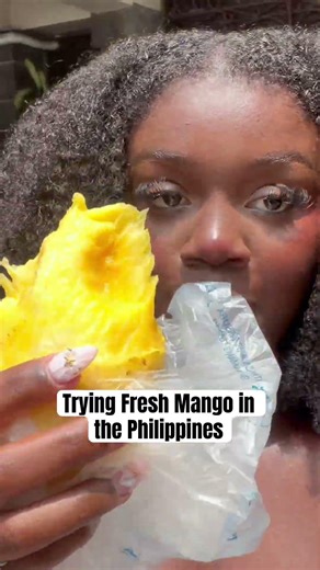 Trying Fresh Mango in the Philippines!