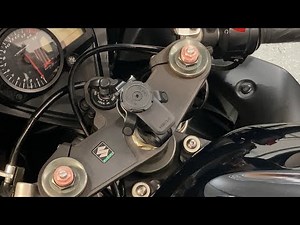 Installing A Quadlock On Your Sport Bike In Under 4 Minutes!