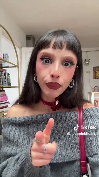 Vidéos de PinkNeon (@neonpinkheart_) avec son original - PinkNeon