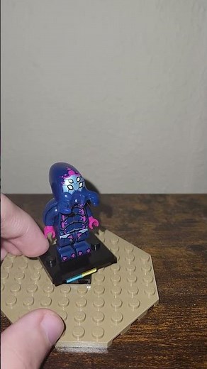 minifigure of the day: Alien beetlezoid