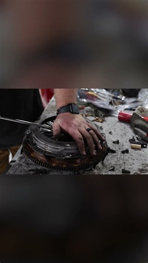 How to remove the throwout bearing from your transmission! #enginerebuild #howto #manual #subaru