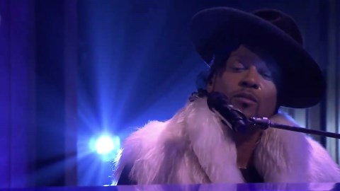 The Tonight Show: D'Angelo ft. Princess: Sometimes It Snows in April