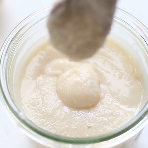 This homemade coconut butter uses just one ingredient: coconut! It's cost-effective, easy and just as creamy and delicious! Use it in lattes, baking, on toast, and with so much more! FULL RECIPE >> https://www.simplyquinoa.com/how-to-make-coconut-butter/ | Simply Quinoa