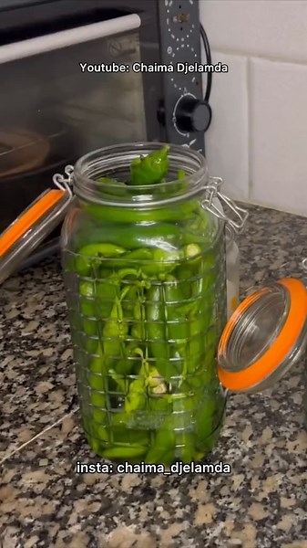 How to Prepare Pickled Green Chili Peppers