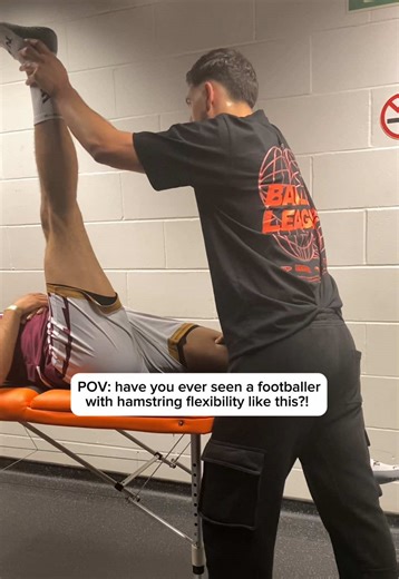 PNF on a footballer with elite hamstring mobility 🤯 Great for boosting flexibility and recovery. For injury prevention, the key is combining flexibility with strength, neuromuscular control, and sport-specific conditioning 💪🏼 #physiotherapy #physio #hamstringstretch #pnf #physicaltherapy