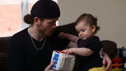 How to make a little baby sensory box: Ideas for babies and newborns