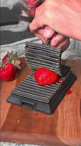 Big strawberry vs hand press #asmrsounds #fruit #foodasmr