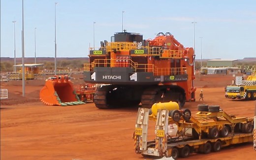 日立 HITACHI EX8000 矿用挖掘机组装