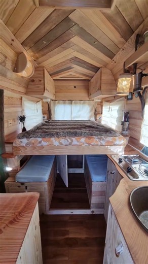 Esta es la última camperizacion de nuestro amigo: 📸@recycleinn ¡¡¡simplemente expectacular!! #trucos_campers #vans #vanlife #van #camperizacion #recycleinn #furgocamper #viajar #travel #ideas #vanlifeideas #camping #minicampers #autocaravanas #caravanas | trucos_campers