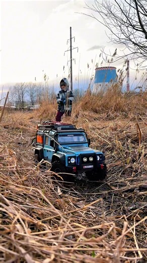 MJX H8H 1/8 Land Rover Defender 110 RC Crawler #rchobby #rccrawler #landrover #mjx #offroad #rccar