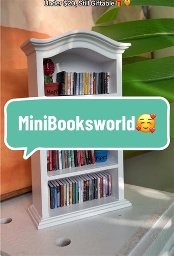 Mini Bookshelf: Perfect for Cozy Spaces