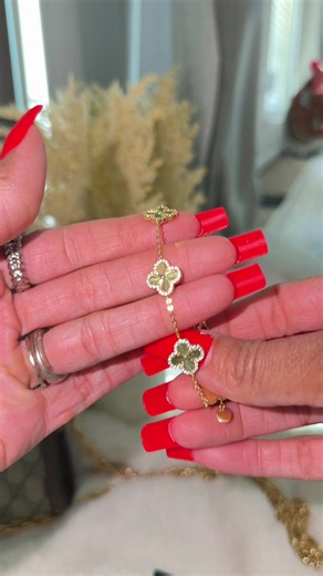 Luxury-inspired sparkle without the luxury price tag ✨🍀 This clover bracelet gives timeless elegance, stackable style, and everyday shine for less. 💛 Perfect for gifting or treating yourself! #affordableaccessories #DesignerInspired #LookForLess #LuxuryForLess #CloverBracelet @PAVOI