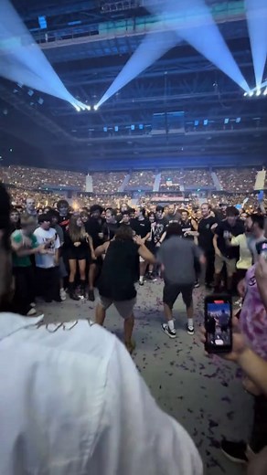 Linkin Park Rocks Brisbane with Epic Mosh Pits