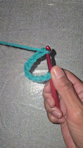 How to keep long crochet chain from twisting
